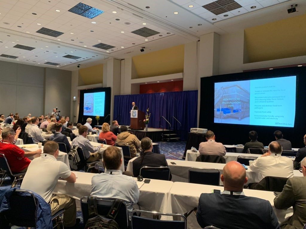 Imagen tomada en la conferencia anual del Cold Pressure Council 2019 Imagen tomada en la conferencia anual del Cold Pressure Council 2019