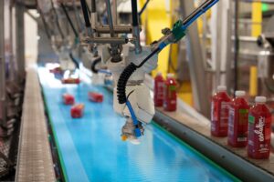 Hiperbaric's robotic picking and placing solution 